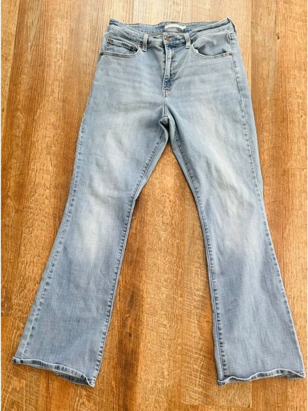 Levis 725 High Rise Bootcut Jeans Light Wash Size 31 Womens Denim Classic Casual